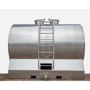 Transport tank, cistern for drinking water, wine