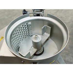 Cutting screen 16 mm for the RM 2.2 Voran shredder